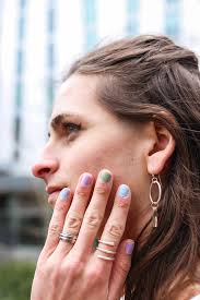 Photo essay: To wear or not to wear?