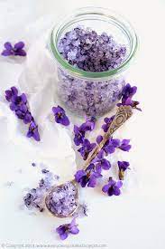 Every Cake You Bake Cukier Fiolkowy Edible Flowers Edible Flowers Recipes Sweet Violets