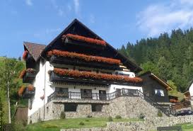 Pensiunea classic din piatra neamt este una dintre cele care accepta tichete de vacanta si, in plus de asta, pe langa ospitalitatea si respectul cu care isi intampina oaspetii, ofera. Cazare Cu Vouchere De VacanÈ›Äƒ