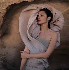 April 30, 1985 in rosh ha'ayin, israel ) is an israeli born actress and model. Gal Gadot S Vogue Cover On Life Love Wonder Woman 1984 And How She And Her Family Are Coping With Crisis Vogue