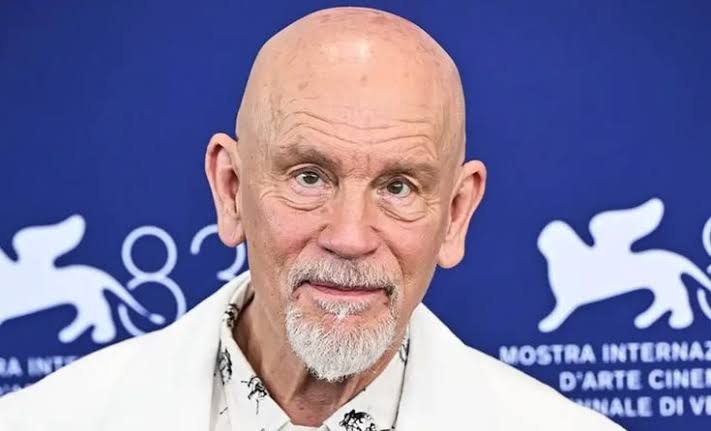 VENEZIA 83 Coppa Volpi assegnata a John Malkovich per la sua straordinaria  interpretazione in Wild Horse Nine, il nuovo film del regista Martin  McDonagh. Nella pellicola, Malkovich interpreta un provocatorio agente della