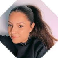 Lesley Hiles's Instagram, Twitter & Facebook