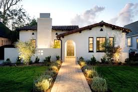 Black And White Theme House Exterior Spanish 63 Is A Spanish Home Located In Carthay Square This Home Features A Black And Whit Spanish Revival Home Spanish Style Homes Modern Mediterranean Homes
