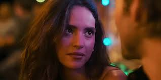 Hit Man: Por qué Madison realmente mata a su marido abordado por Adria  Arjona