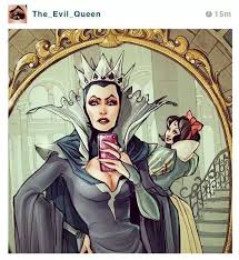 Disney snow white downloadable digital art print. Evil Queen Selfie Snow White Photobomb Personagens Disney Disney Princesas Disney