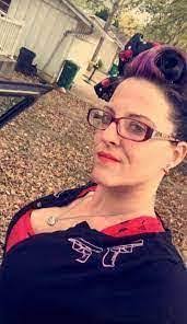 Kristi Broyles's Instagram, Twitter & Facebook