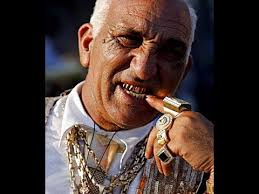 Cei mai bogati romani au portofolii de 1 miliard de euro la bursa. New Cei Mai Bogati Interlopi Din Romania