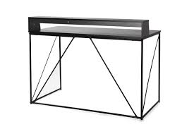 Tolle schreibtische aus metall in unserem büromöbel onlineshop kaufen sie bequem auf rechnung, wir liefern versandkostenfrei trusted shops zertifiziert. Design Schreibtisch Metall Grau Und Schwarz Walt Miliboo