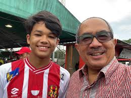 Bagi anak-anak bermain sepak bola adalah fun. Pengenalan kompetisi sejak  usia dini dimaksudkan untuk mengerti artinya kerja sama, disiplin, sikap  pantang menyerah. Tiga Tim Sekolah Sepak Bola dari Indonesia ikut serta  dalam