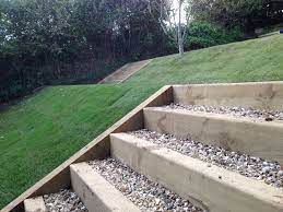Lawn With Sleeper Steps And Gravel Landscaping Landscaping Sleepers In Garden Railway Sleepers Garden Garden Landscaping