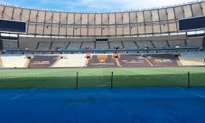 O fluminense começou a partida dominando as ações e pressionando a saída de bola do adversário no campo de ataque. Sem Torcida Maracana Promove Acoes Interativas Para Final Da Libertadores
