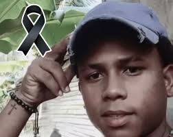 MARIA TRINIDAD SÁNCHEZ, RD. -Un joven identificado como Natanael Hernández  perdió la vida tras un enfrentamiento a tiros con personas desconocidas en  la comunidad El Papayo, del municipio El Factor, provincia María