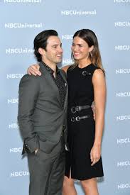 Milo Ventimiglia And Mandy Moore At 2018 Nbc Upfronts Mandy Moore Milo Ventimiglia Mandy Moore Best New Shows