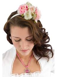 Ez combs sind der perfekte haarschmuck für jede frisur, egal ob feines oder kräftiges, langes oder kurzes haar. Haarschmuck Perfekt Zum Dirndl Online Kaufen Rohn Moden