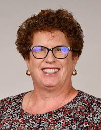 Shelly Poe's Instagram, Twitter & Facebook