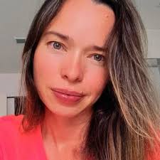 ERIKA SOARES (@ErIkAsOaReSKIM)