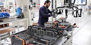 Northvolt grundades 2015 under namnet sgf energy av peter carlsson och har idag över 700 anställda. Volkswagen Northvolt Grunden European Battery Union Electrive Net