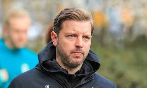 Werder bremen head coach florian kohfeldt poured praise on veteran striker claudio pizarro, who turned 40 in midweek, after his impact off the bench. Florian Kohfeldt To Remain Head Coach Of Werder Bremen Sv Werder Bremen