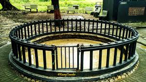 Menurut penelitian, api kayangan bojonegoro ini menyala karena di dalam perut bumi, terdapat mineral gas alam. Trip Ngeong Kayangan Api Bojonegoro Catatan Harian Keong