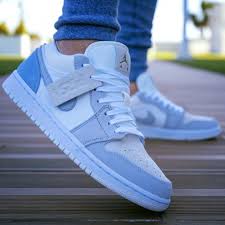 Zapatillas de todas las marcas relojes lentes. Pin On Shoes