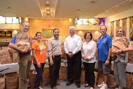 Temple Beth Sholom gives back for the holidays