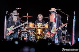 We would like to show you a description here but the site won't allow us. Ikonen Fotos Von Zz Top Live In Der Barclaycard Arena In Hamburg Regioactive De