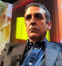 Carmelo abbate, attraverso instagram, ha pubblicato un estratto del suo libro 'le storie degli altri' in cui parla del passato di achille lauro. Ozbsrj5ysybhqm