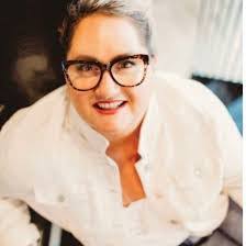 Niki Robinson's Instagram, Twitter & Facebook