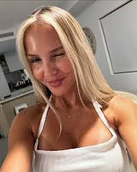 Hannah Pearson's Instagram, Twitter & Facebook