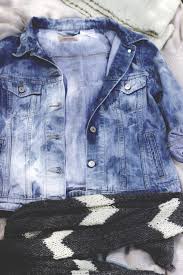 Stone Washing Denim How To Lighten Your Jean Jacket With Bleach Diy Denim Jacket Diy Clothes And Shoes Bleached Denim Jacket