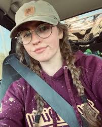 Emily Charron's Instagram, Twitter & Facebook