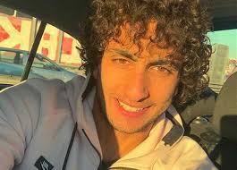 إرتدي السروال الواسع على طريقة نجوى كرم. ØµØ­ÙŠÙØ© Ø¹Ù…Ø±Ùˆ ÙˆØ±Ø¯Ø© ÙŠØªØ¹Ø±Ø¶ Ù„Ù…Ø­Ø§ÙˆÙ„Ø© Ø§Ø¹ØªØ¯Ø§Ø¡ Ø¹Ù„Ù‰ ÙŠØ¯ Ù…Ø¬Ù‡ÙˆÙ„ÙŠÙ† ÙÙŠ Ø§Ù„ÙŠÙˆÙ†Ø§Ù† Ø§Ù„Ù…ØµØ±ÙŠ Ø§Ù„ÙŠÙˆÙ…