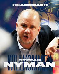 Vor dem Eishockey-Fest heute noch ein paar Hinweise in eigener Sache durch  unsere Mitarbeiterin des Monats: Die freundliche Stadionwurst! 🌭 Durch die  rechtlich vorgeschriebene Installation der Bonpflicht und damit  einhergehend eines neuen