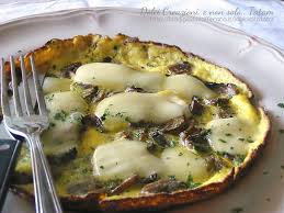La frittata di funghi pioppini è anche un pasto economico da preparare, infatti i funghi pioppini hanno un costo contenuto, e il resto della ricetta prevede ingredienti semplici e per nulla sofisticati. Frittata Con Funghi E Formaggio Ricetta Economica