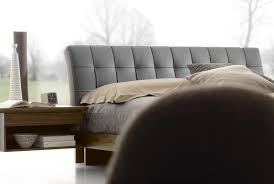 Je nach modell ist das kopfteil bzw. Design Bett Aus Holz Mit Leder Gepolstert Kopfteil Idfdesign