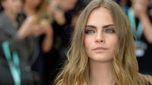 See more ideas about cara delevingne, cara, cara delevigne. Here S Your First Look At Cara Delevingne As A Sci Fi Warrior In Valerian Teen Vogue