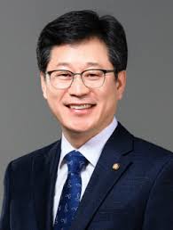 롯데는 `5월 1일 근로자의 날을 기념해 선수단이 경기에만 집중할 수 있도록 보이지 않는 곳에서 맡은 바 최선을 다해 업무를 수행 중인 관계사 직원들에게 감사를. ìí¸ì ìì ê³µë¬´ì ë¸ëì  í´ë¬´ ë³´ì¥ë² ë°ì ì ë¯¼ì¼ë³´