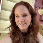 Kari Hauser's Instagram, Twitter & Facebook