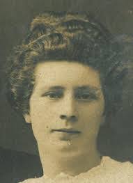 Jeanette Carney's Instagram, Twitter & Facebook