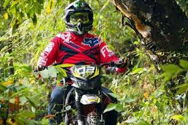 Ojol naik kuda di solo.twitter/lyvewfi. Cerita Wabup Sumenep Ganti Tunggangan Moge Ke Motor Trail Sempat Alami Trauma Hingga Sensasi Berbeda Halaman All Kompas Com