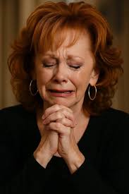 reba mcentire sad news On Threads