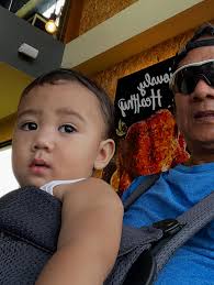 Painit muna sa Mall! #saturdate #mamiwithlolamommy #kapeattsokolate  @melvimata_