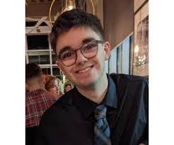 Carson Howe's Instagram, Twitter & Facebook