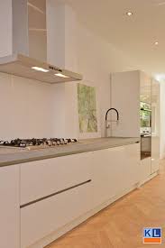 witte rechte keuken met grijs werkblad keuken ontwerpen keuken ontwerp moderne keukens