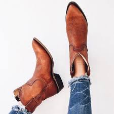 Out of the trenches and onto the streets, this combat boot has a way of making her presence known. Frye Shoes Frye Billy Short Cowboy Rugged Leather Boot Poshmark