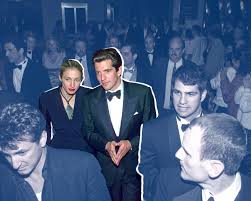 The lost tapes, which aired saturday, focused on the couple's wedding three years before on sept. True Story Of Jfk Jr And Carolyn Bessette S Last Days Before The 1999 Plane Crash