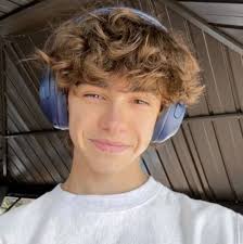 What are some name suggestions for a white cat?