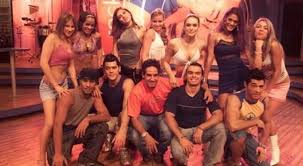 Mekano fue un programa de televisión chileno de corte juvenil, presentado durante la mayoría de sus emisiones por josé miguel viñuela y producido y emitido por la estación privada mega. Se Supo Todo Daniela Aranguiz Confiesa Por Que No Forma Parte Del Regreso De Mekano Lima Limon Entretencion