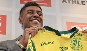 Paulinho reage a rumores de vaga; Impasse por Soldado acelera busca por executivo