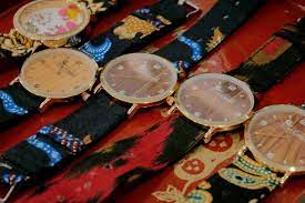 Tujuannya untuk membuat kerajinan terlihat lebih menarik, namun tetap mempertahankan fungsi asli dari benda tersebut. Jenis Dan Karakteristik Kerajinan Berbasis Media Campuran Kumparan Com